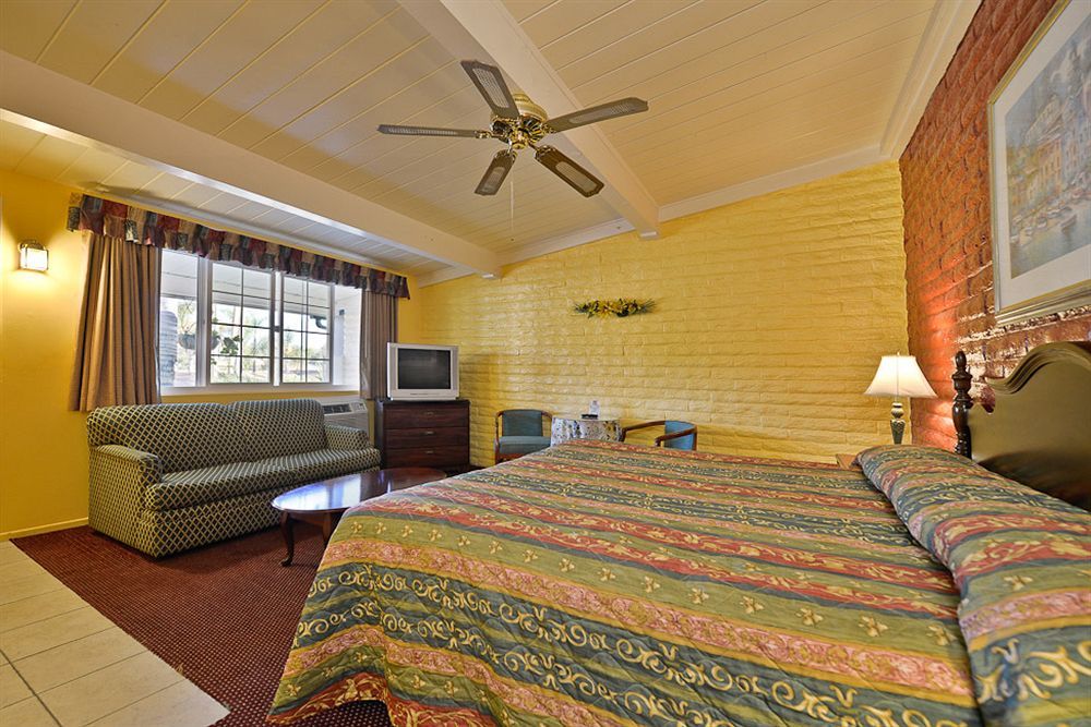 Motel Country 2*