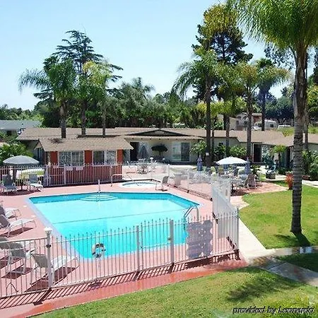 Fallbrook Country Inn 